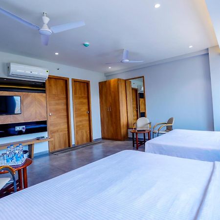 Hotel Om Szomnáth Kültér fotó