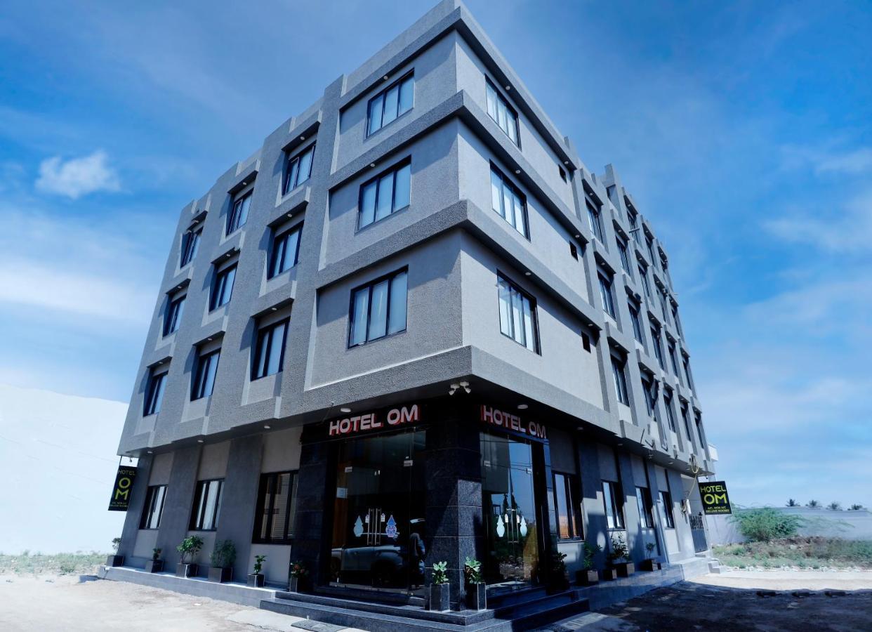 Hotel Om Szomnáth Kültér fotó