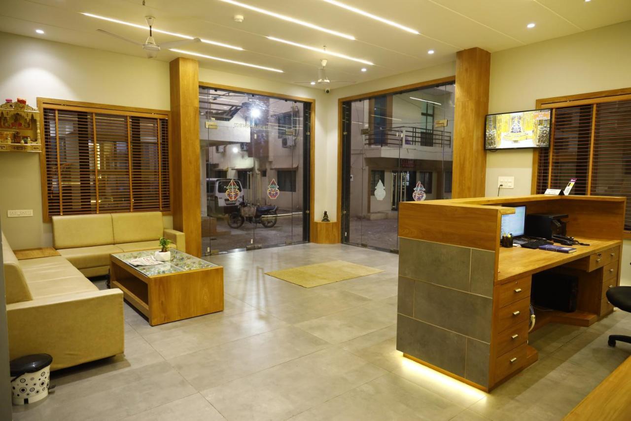 Hotel Om Szomnáth Kültér fotó