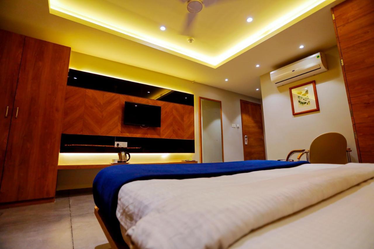 Hotel Om Szomnáth Kültér fotó