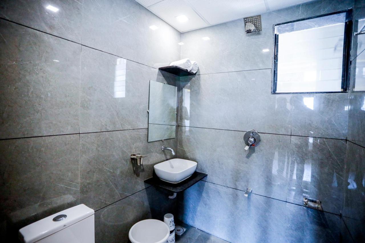 Hotel Om Szomnáth Kültér fotó