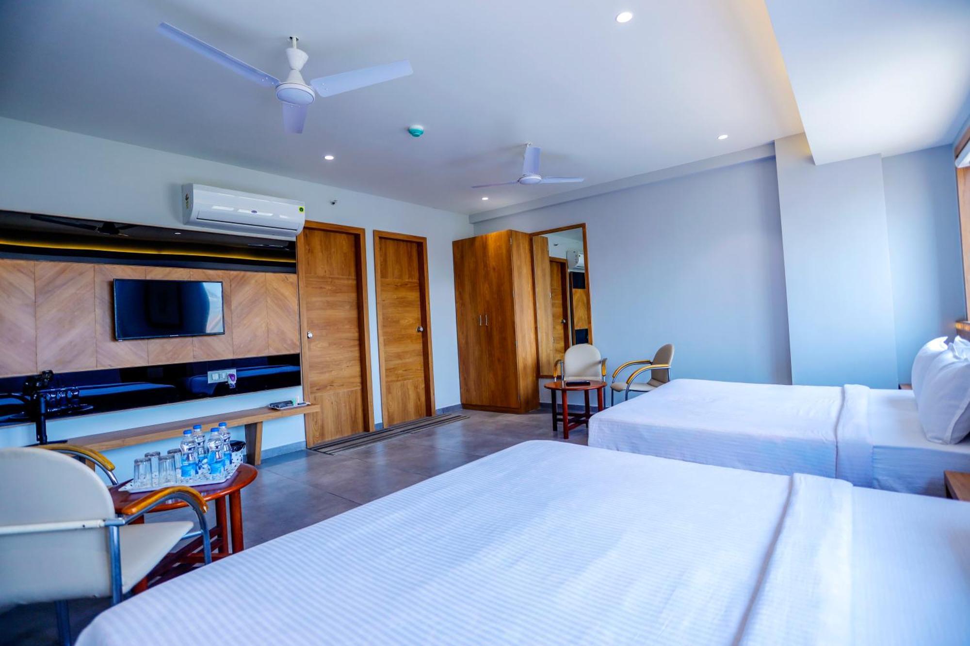 Hotel Om Szomnáth Kültér fotó