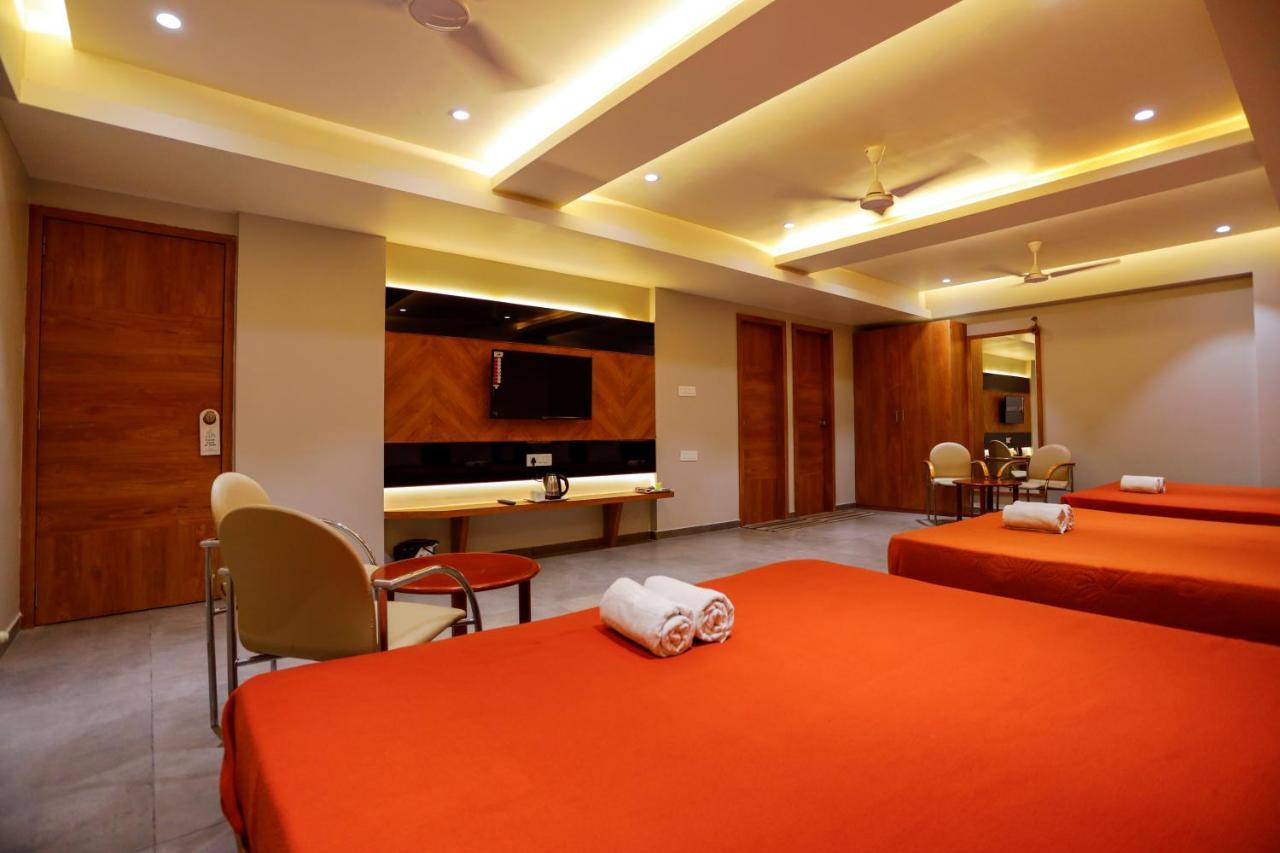 Hotel Om Szomnáth Kültér fotó